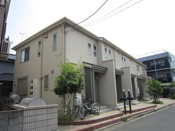 ヴェリナ・フォーの物件外観写真